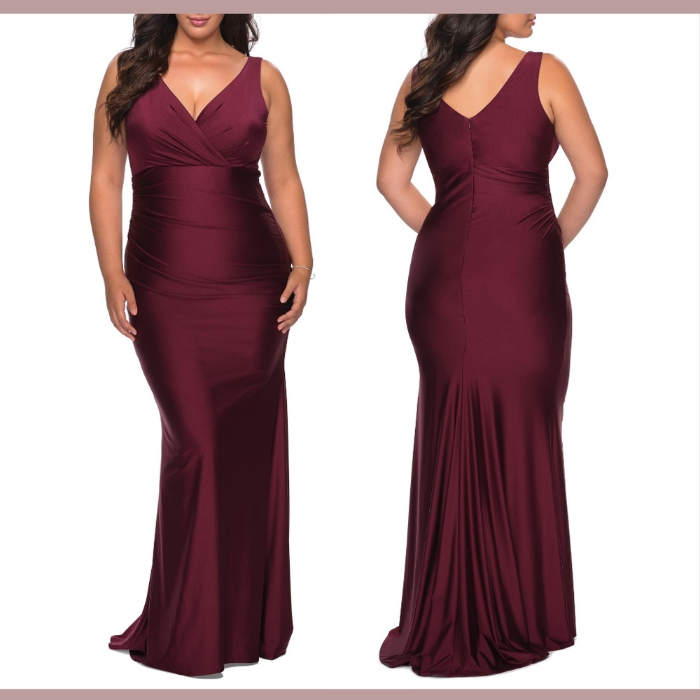 NEW $350 La Femme Curve Jersey‎ Trumpet Gown in Dark Berry [SZ 18 ]